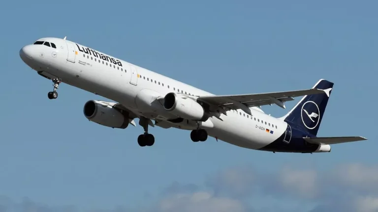 Lufthansa turbulence horror as multiple crew and passengers injured during mid-air chaos
