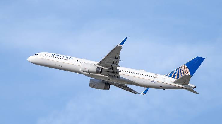 United Airlines Flight to Newark Makes Emergency Landing, 160 Injured Passengers Removed