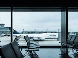 German court rules Lufthansa flight offset scheme is 'misleading'