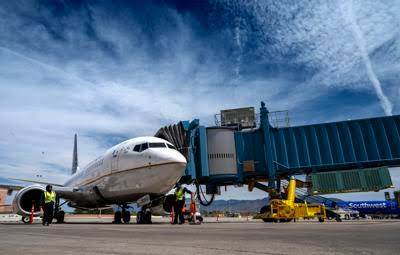 Passengers, crew of United Airlines flight safe following emergency landing in Albuquerque