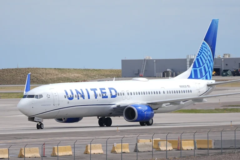 Lawsuit Filed Against United Airlines Following In-Flight Bathroom Dispute