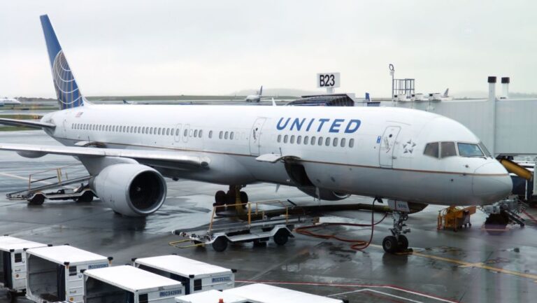 United Airlines Technicians Reject ‘Dead on Arrival’ Contract Proposal, Teamsters Say