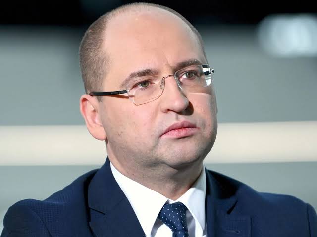 Parlament Europejski uchylił immunitet europosłowi PiS Adamowi Bielanowi