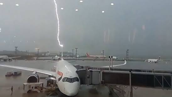 British Airways Plane Struck by Lightning Mid-Flight