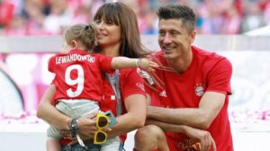 Skandal piłkarski: Była dziewczyna oskarża Lewandowskiego o potajemny romans i niespodziewane ujawnienie ciąży!

