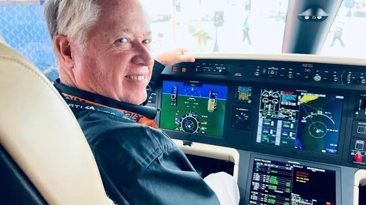 Retired Southwest Airlines pilot helmed the unresponsive plane in sonic boom over D.C.