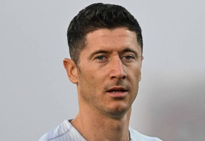 Robert Lewandowski we łzach: "Moje małżeństwo się skończyło. Nie wiem, czy moja kariera będzie dobra bez niej. Zrezygnuję ze wszystkiego."