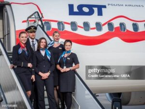 Stewardessa LOT Polish Airlines, która spoliczkowała rosyjskiego pasażera i wywołała awanturę.

