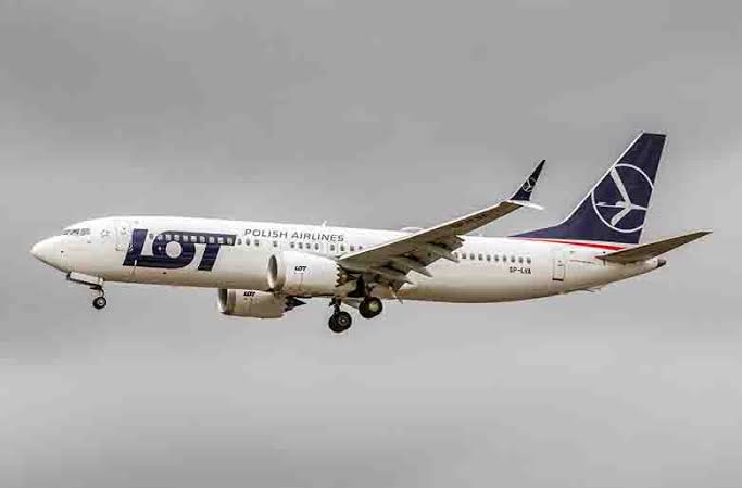 Rodzina szuka sprawiedliwości po śmierci 8-letniej dziewczynki z powodu niewystarczającej opieki na pokładzie LOT Polish Airlines.