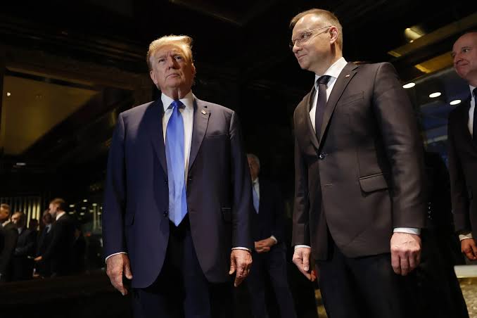 Donald Trump wymierza Andrzejowi Dudzie druzgocący cios: “Koniec z pomocą obronną dla Polski – nie zasługujecie na nią”