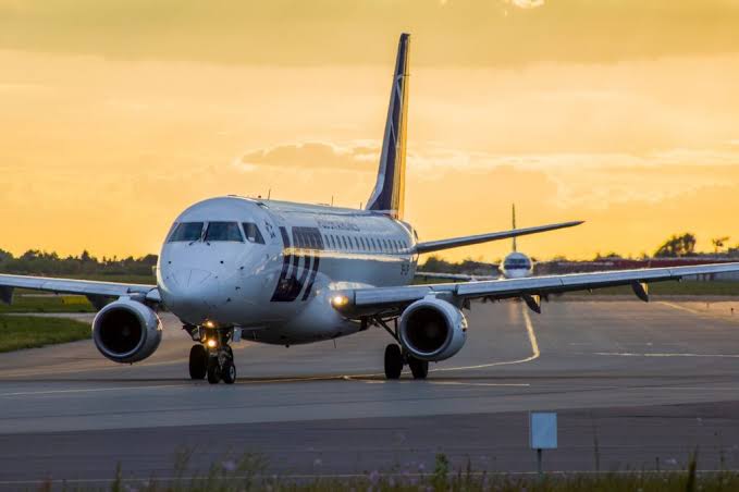 Możliwe niebezpieczne zbliżenie samolotów LOT Polish Airlines Embraer E175 i Enter Air Boeing 737