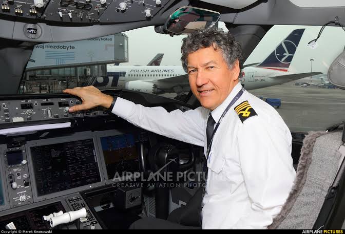 LOT Polish Airlines zwolniły pilota, który zrobił pasażerom poważny żart na pokładzie.