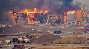 Hundreds of homes lost amid fast-spreading Colorado fires
