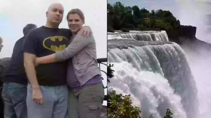 Tourists who were pictured at Niagara Falls caught heartbreaking last moments before horrific incident