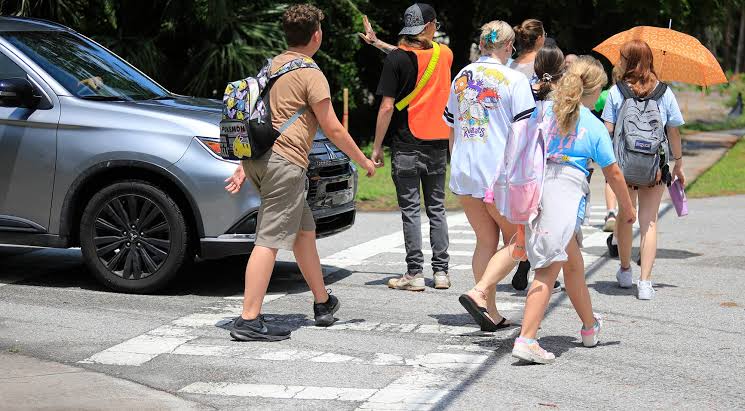 “Tragic Loss: 7th-Grade Student Fatally Struck While Biking to School, Community Demands Safer Roads”