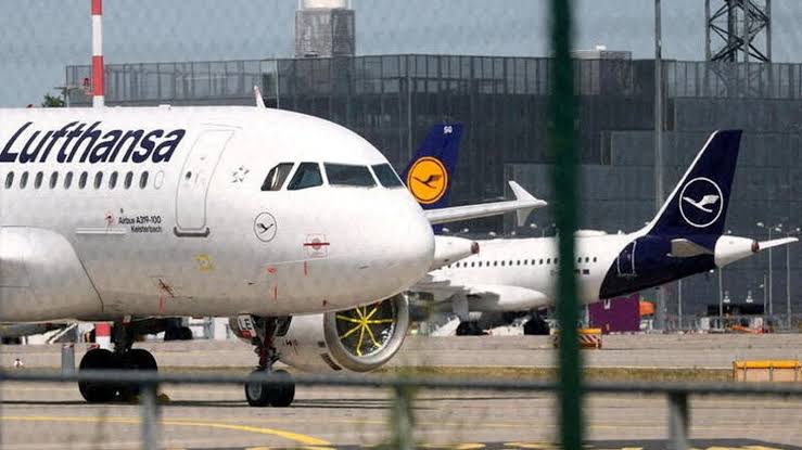 “Lufthansa Pilot Heart Attack Rumors: No Recent Incidents Reported”