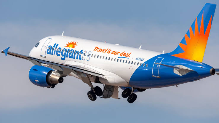Allegiant Airlines Flight Declares MAYDAY with 187+ Passengers On Board!