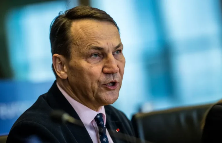 Polska płaci za terminale Starlink dla Ukrainy – mówi MSZ