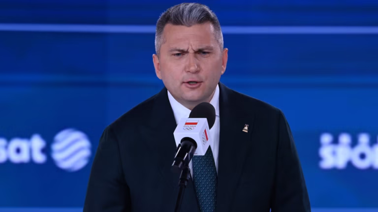 Tyrada w Sejmie. Wywołał Andrzeja Dudę, Mateusza Morawieckiego i Jacka Sasina. Padło: 11 mln!
