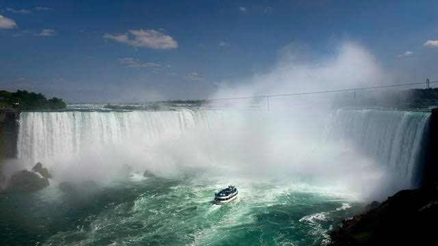 Devastation at the Niagara Falls: 17-Year-Old’s Fatal Plunge Linked to Disturbing Motive