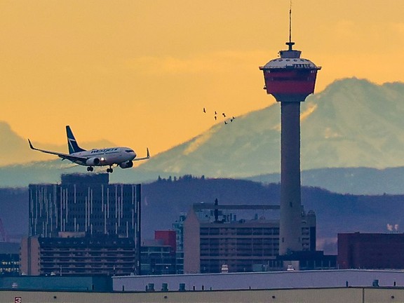 Passengers Scream in Fear as Smoke Floods WestJet Cabin Mid-Flight About 30,000 Feet