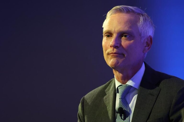 American Airlines CEO Finally Jabs Back At United CEO