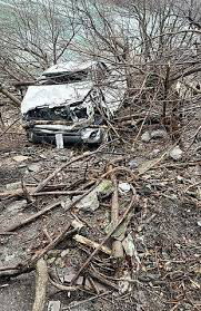 Man Survives After Pickup Truck Crashes Through Fence and into Niagara Falls Gorge