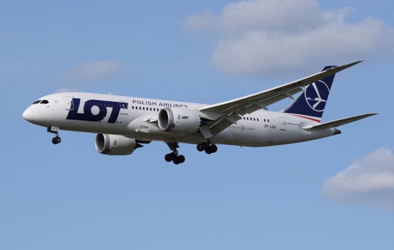Linie Lotnicze Lot… Pilot niezdolny do prowadzenia samolotu w trakcie lotu