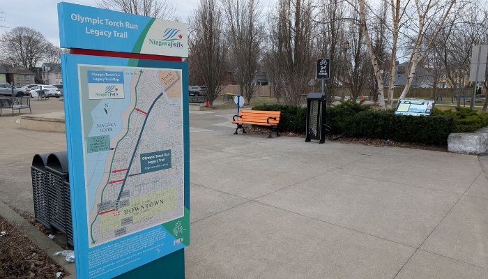 Man stabbed multiple times in random attack outside Niagara Falls City Hall
