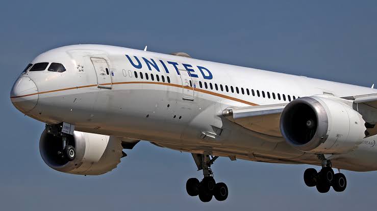 United Airline Flight Diverted..After Toilet Overflows