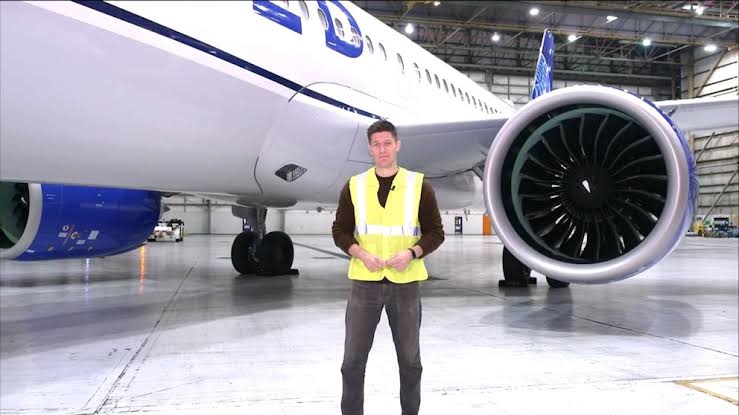 O’Hare Airport Tragedy: United Airlines Jet Loses Brakes, Crushes Ground Marshal’s Legs — Pilot Under Scrutiny