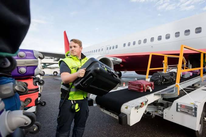Cargo Chaos: United Airlines Investigated for Ground Handling Incidents