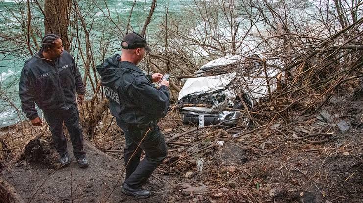Driver Survives After Pickup Truck Crashes into Niagara Gorge, But One person Found…
