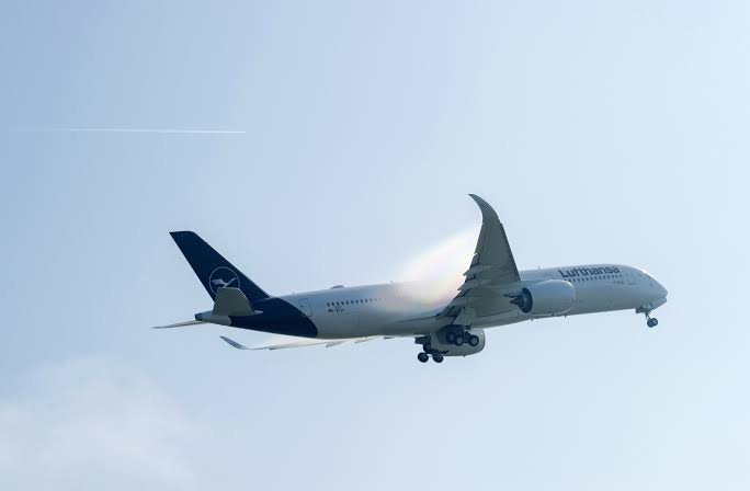 Lufthansa Flight LH575 Makes Emergency Landing in Luanda After Engine Failure Over Angola