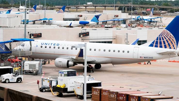 United Airlines flight makes emergency landing in Texas after severe turbulence injures 5