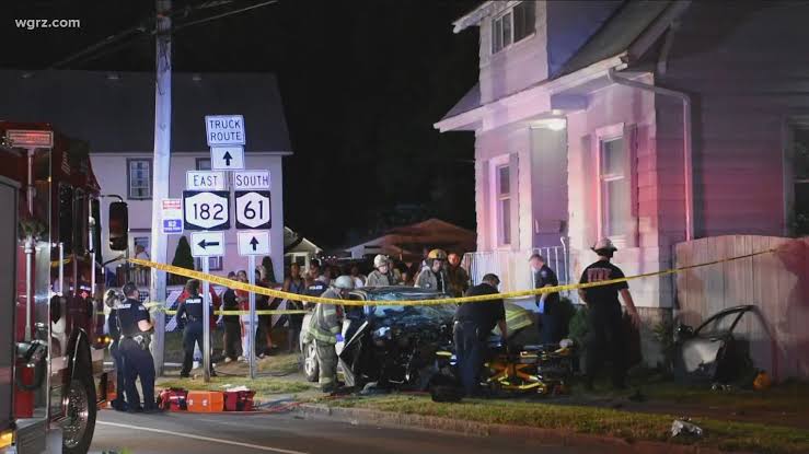 One dead, three injured after crash in Niagara Falls