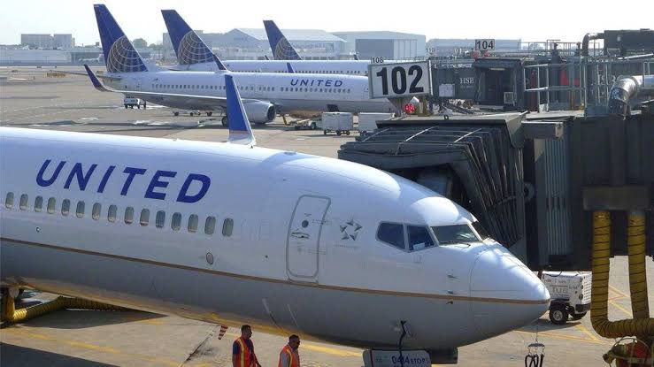 Passenger Dies of Heart Attack on United Flight, Plane Makes Urgent Landing