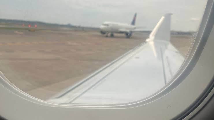 American Airlines flight carrying US lawmakers ‘bumped’ by second plane on tarmac in DC..Five Passengers Injured
