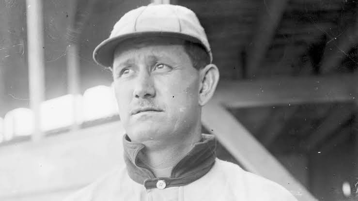 Dark Fate!!! MLB Hall of Famer fell over Niagara Falls while on a drinking bender aged 35