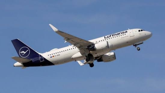 Lufthansa Flight Suffers Hydraulic Failure Mid-Air.