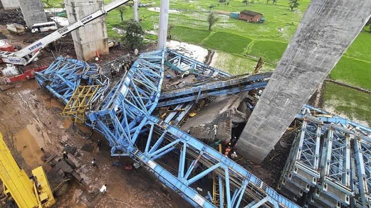 Tragedy at Niagara Falls: Crane Collapse Claims Lives During Bridge Repairs