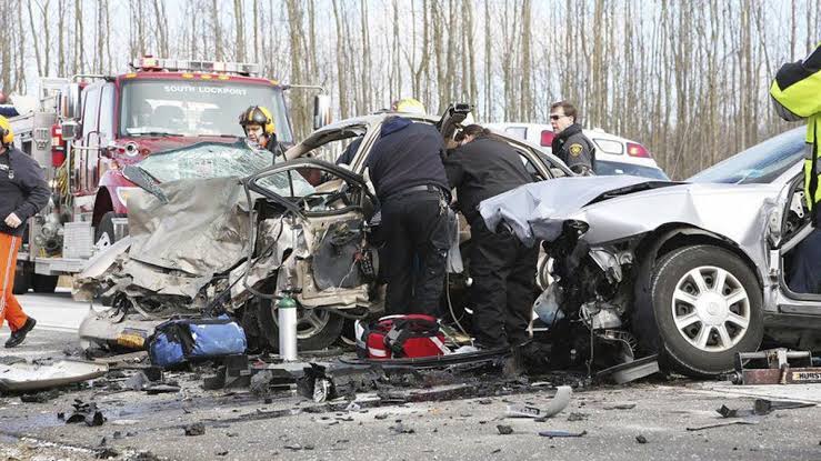 Tragedy Near Niagara Falls: Head-On Collision Claims 17 Lives