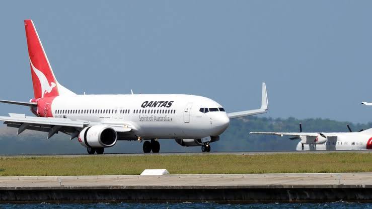 “Qantas in Turmoil: Airline Accused of Selling Tickets for Cancelled Flights Amid Mounting Passenger Outrage”