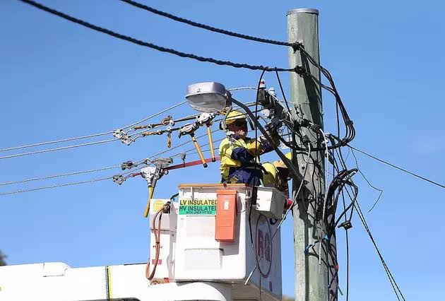 Deadly Mishap at Niagara Power Plant: Technician Electrocuted During Routine Maintenance