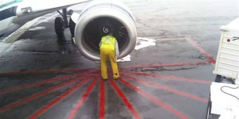 Inżynier traci prawą rękę podczas naprawy silnika odrzutowego: LOT Polish Airlines zapłaci odszkodowanie