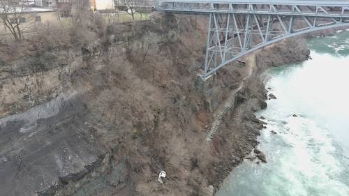 Shock at Niagara: Mother and Newborn Fall to Their Deaths in Devastating Scene