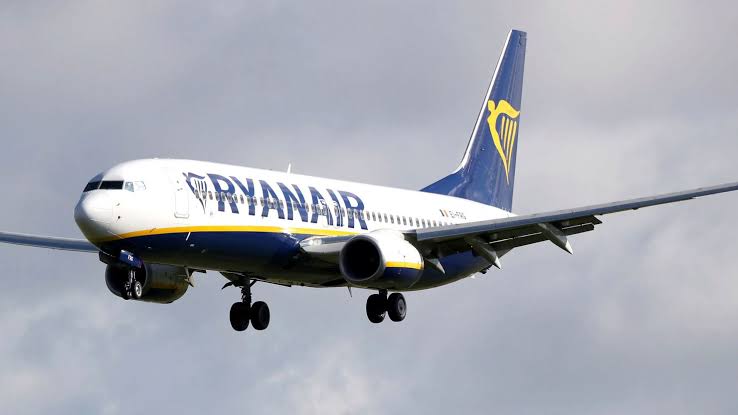 Tragiczny Wypadek Ryanair: Katastrofa Pochłania 100 Ofiar Śmiertelnych