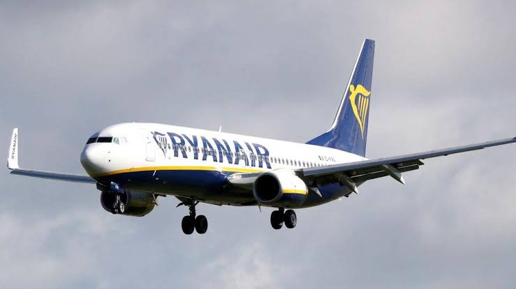 “Ryanair CEO Declares Emergency Amid Sudden Mechanic Strike, Flights Disrupted”