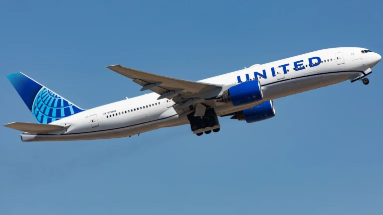 United Flight Makes Emergency Landing at Dublin After Pilot Incapacitated