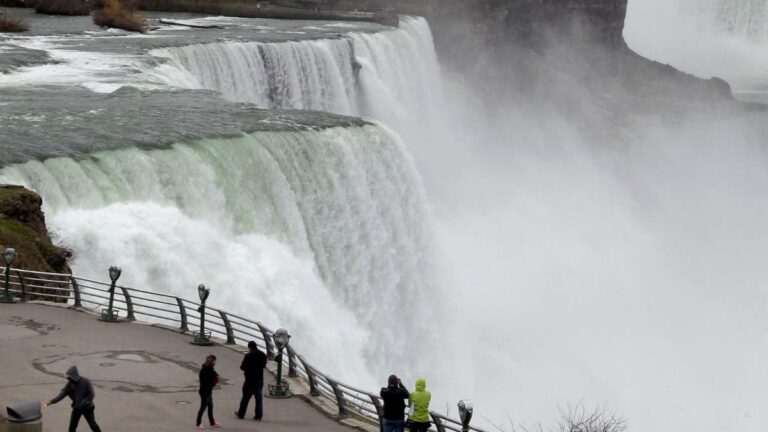 Woman jumps into Niagara Falls with her children in ‘intentional act’: police